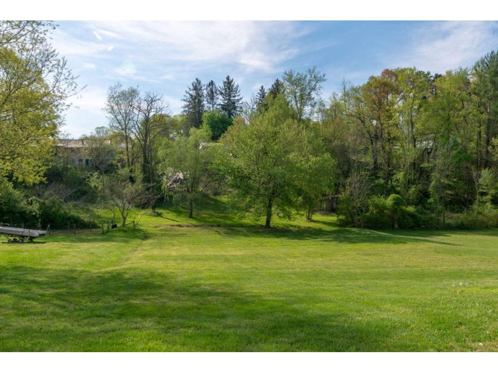 855 Emmett Road Bristol, TN 37620 - Photo 3 of 27 Photo 3