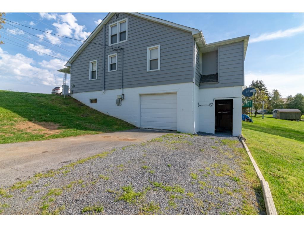855 Emmett Road Bristol, TN 37620 - Photo 7 of 27 Photo 7