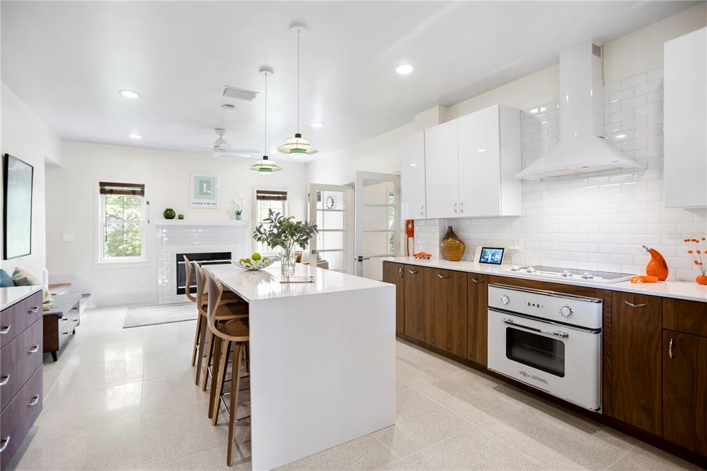 2217 Brevard Road Northeast St. Petersburg, FL 33704 - Photo 4 of 66