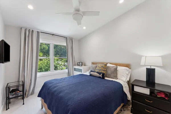 $25,000 | 104 Lake Drive, Southampton, NY 11968