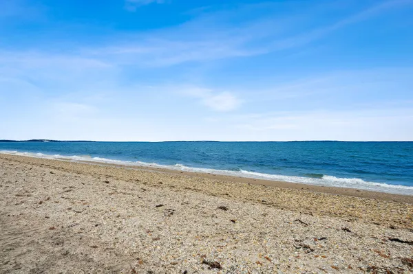 $25,000 | 104 Lake Drive, Southampton, NY 11968