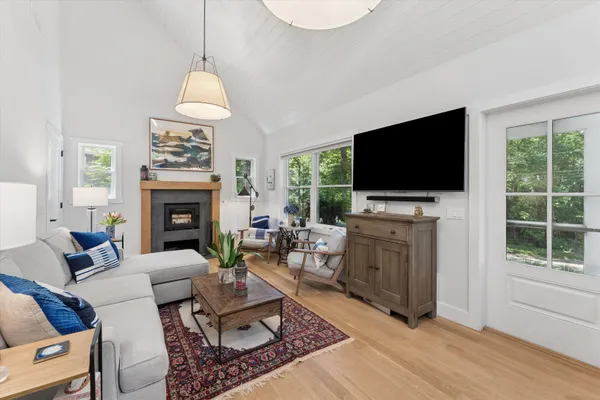 $25,000 | 104 Lake Drive, Southampton, NY 11968