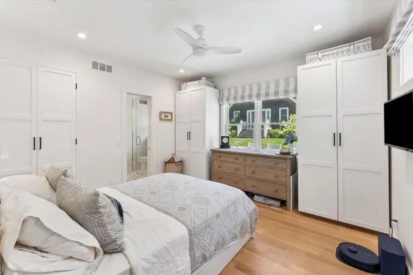 $25,000 | 104 Lake Drive, Southampton, NY 11968