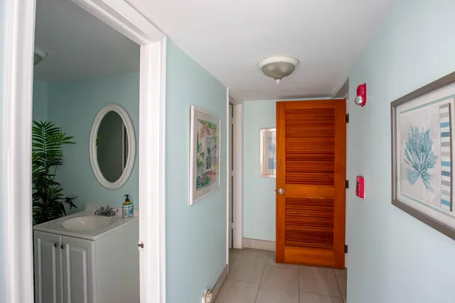 $876,000 | 4200 South Ocean Boulevard, Unit 503, South Palm Beach, FL 33480