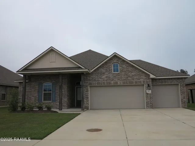 $2,060 | 207 Holly Grove Lane, Youngsville, LA 70592