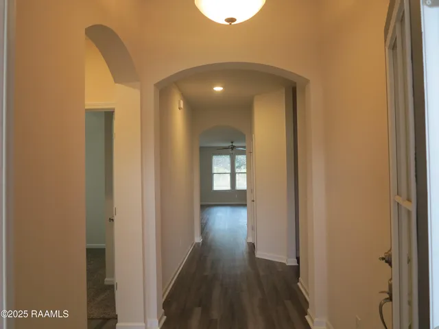 $2,060 | 207 Holly Grove Lane, Youngsville, LA 70592