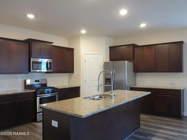 $2,060 | 207 Holly Grove Lane, Youngsville, LA 70592