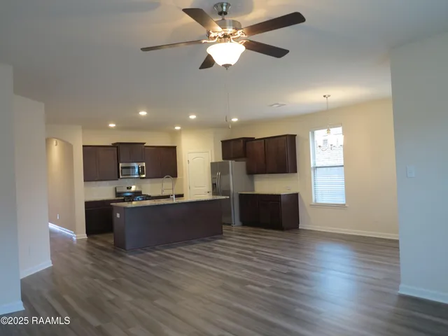 $2,060 | 207 Holly Grove Lane, Youngsville, LA 70592