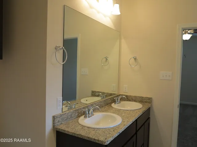 $2,060 | 207 Holly Grove Lane, Youngsville, LA 70592