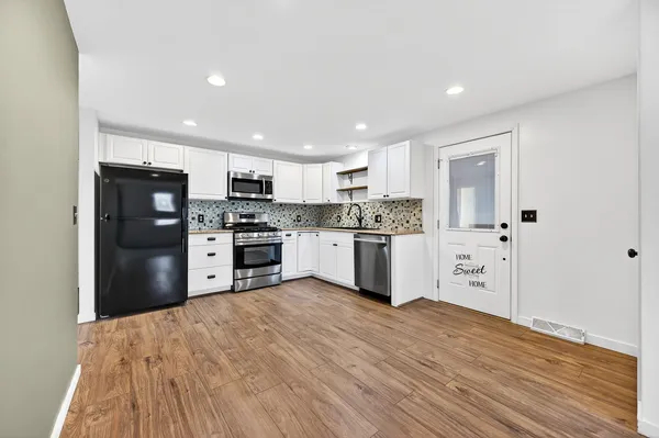 $234,900 | 605 Belaire Drive, Washington, IL 61571