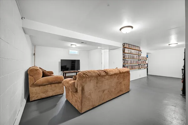 $234,900 | 605 Belaire Drive, Washington, IL 61571