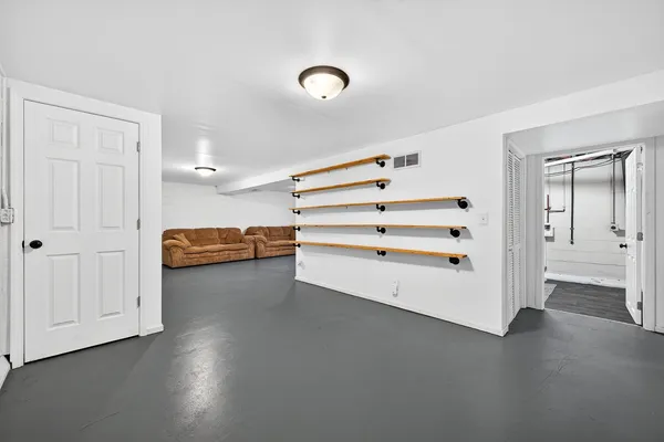 $234,900 | 605 Belaire Drive, Washington, IL 61571
