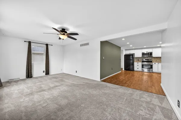 $234,900 | 605 Belaire Drive, Washington, IL 61571