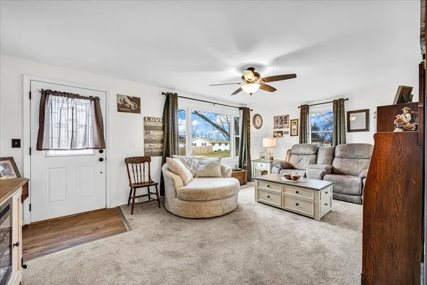 $234,900 | 605 Belaire Drive, Washington, IL 61571