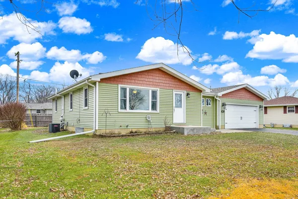 $234,900 | 605 Belaire Drive, Washington, IL 61571