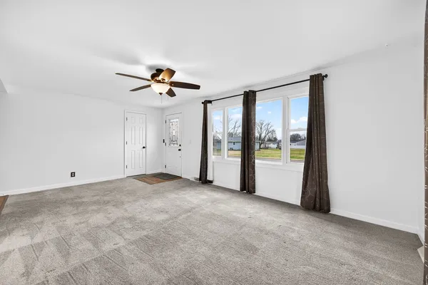 $234,900 | 605 Belaire Drive, Washington, IL 61571