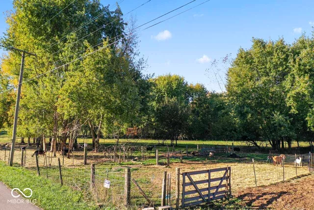 $160,000 | 1185 North Mill Street, Knightstown, IN 47362