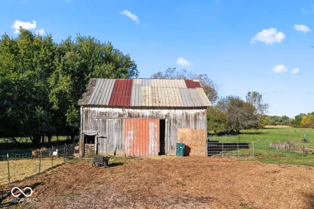 $160,000 | 1185 North Mill Street, Knightstown, IN 47362