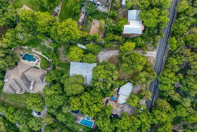 $895,000 | 907 The High Road, Austin, TX 78746