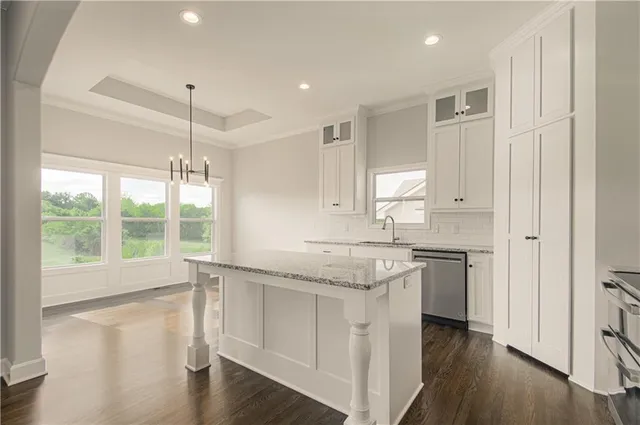 $599,900 | 4806 Northeast 105th Street, Kansas City, MO 64156