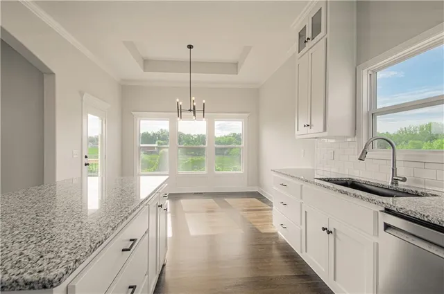 $599,900 | 4806 Northeast 105th Street, Kansas City, MO 64156