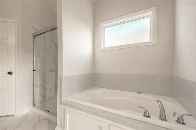 $599,900 | 4806 Northeast 105th Street, Kansas City, MO 64156