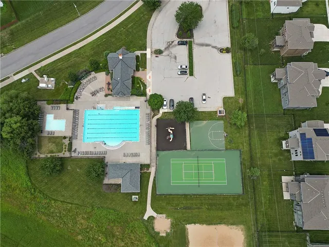 $599,900 | 4806 Northeast 105th Street, Kansas City, MO 64156