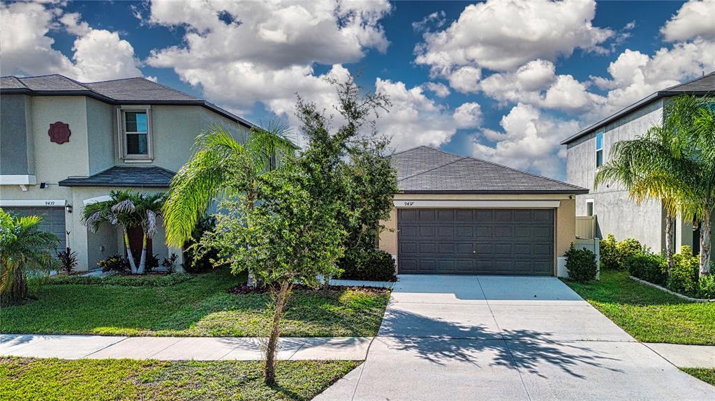 9437 Lemon Drop Loop Sun City Center, FL 33573 - Photo 10 of 86