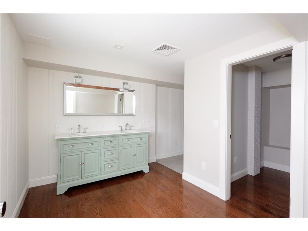 145 Shore Road, Unit 12 York, ME 03902 - Photo 17 of 34 Gallery Image 17