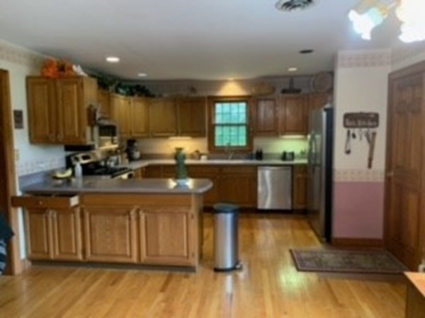 222 Blackmore Pond Road Wareham, MA 02576 - Photo 4 of 23 Gallery Image 4