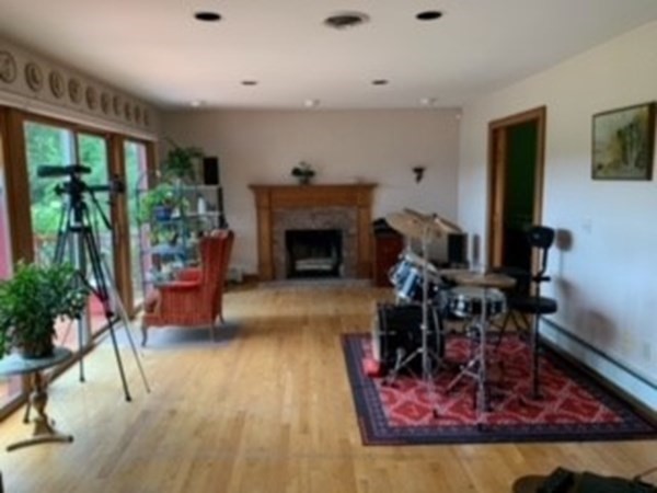 222 Blackmore Pond Road Wareham, MA 02576 - Photo 5 of 23 Gallery Image 5