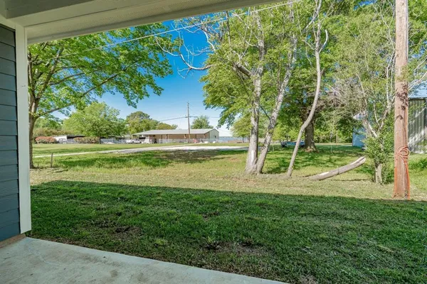 $1,800 | 112 Sierra Madre Street, Payne Springs, TX 75156