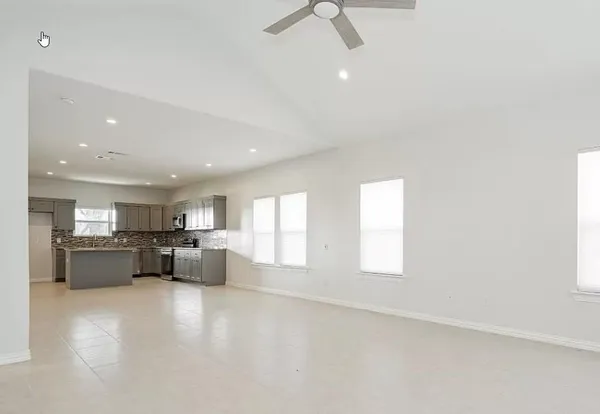 $1,800 | 112 Sierra Madre Street, Payne Springs, TX 75156