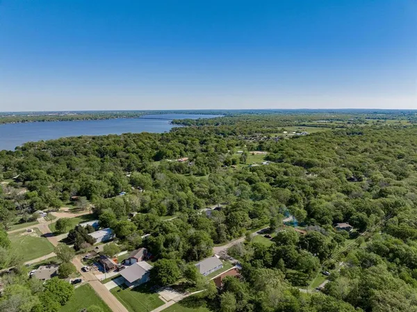 $1,800 | 112 Sierra Madre Street, Payne Springs, TX 75156