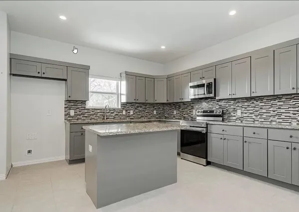 $1,800 | 112 Sierra Madre Street, Payne Springs, TX 75156