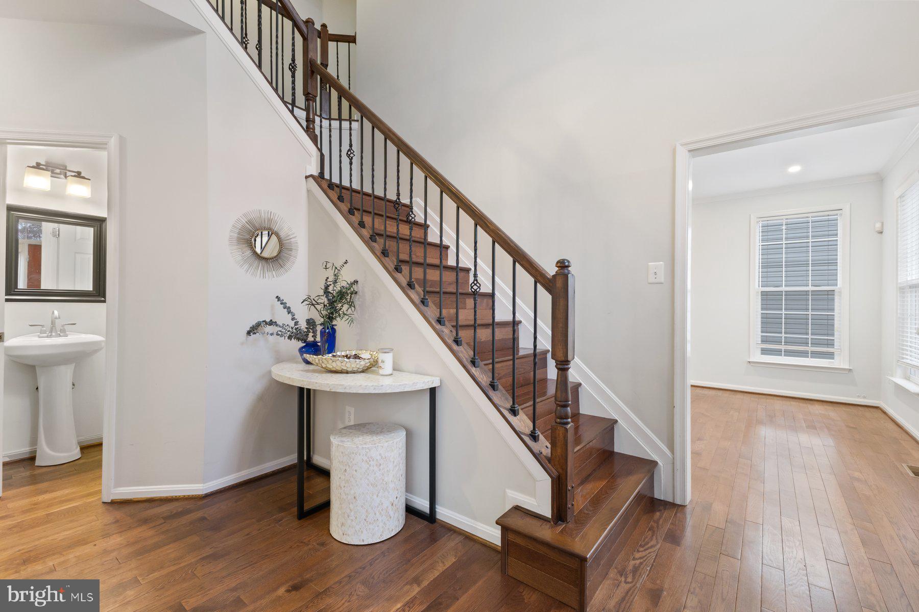 12003 Manchester Way Bowie, MD 20720 - Photo 5 of 49 Foyer