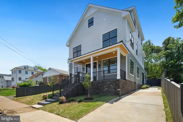 $1,599,900 | 1610 12th Street South, Arlington, VA 22204