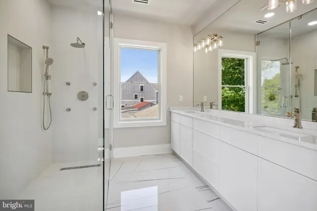 $1,599,900 | 1610 12th Street South, Arlington, VA 22204