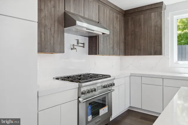 $1,599,900 | 1610 12th Street South, Arlington, VA 22204