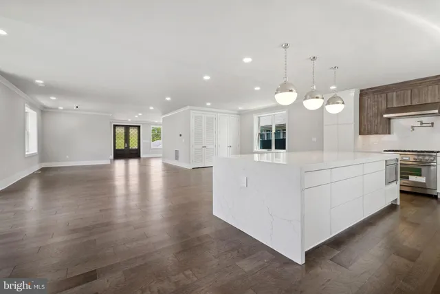 $1,599,900 | 1610 12th Street South, Arlington, VA 22204