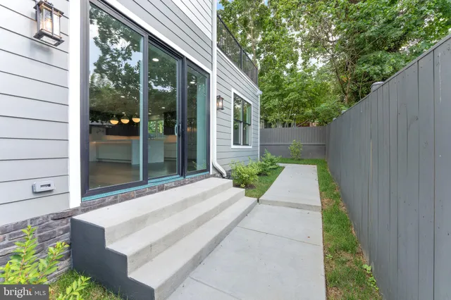 $1,599,900 | 1610 12th Street South, Arlington, VA 22204