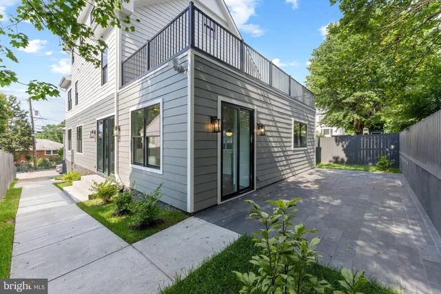 $1,599,900 | 1610 12th Street South, Arlington, VA 22204