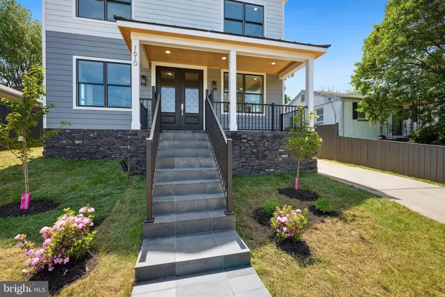 $1,599,900 | 1610 12th Street South, Arlington, VA 22204