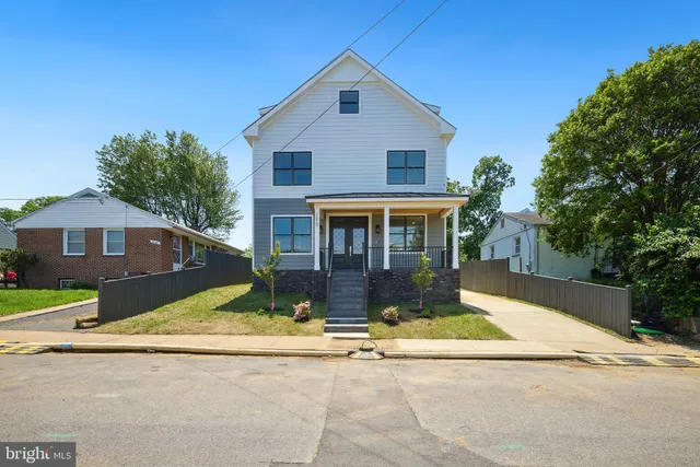 $1,599,900 | 1610 12th Street South, Arlington, VA 22204