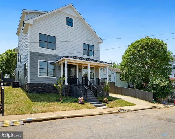 $1,599,900 | 1610 12th Street South, Arlington, VA 22204
