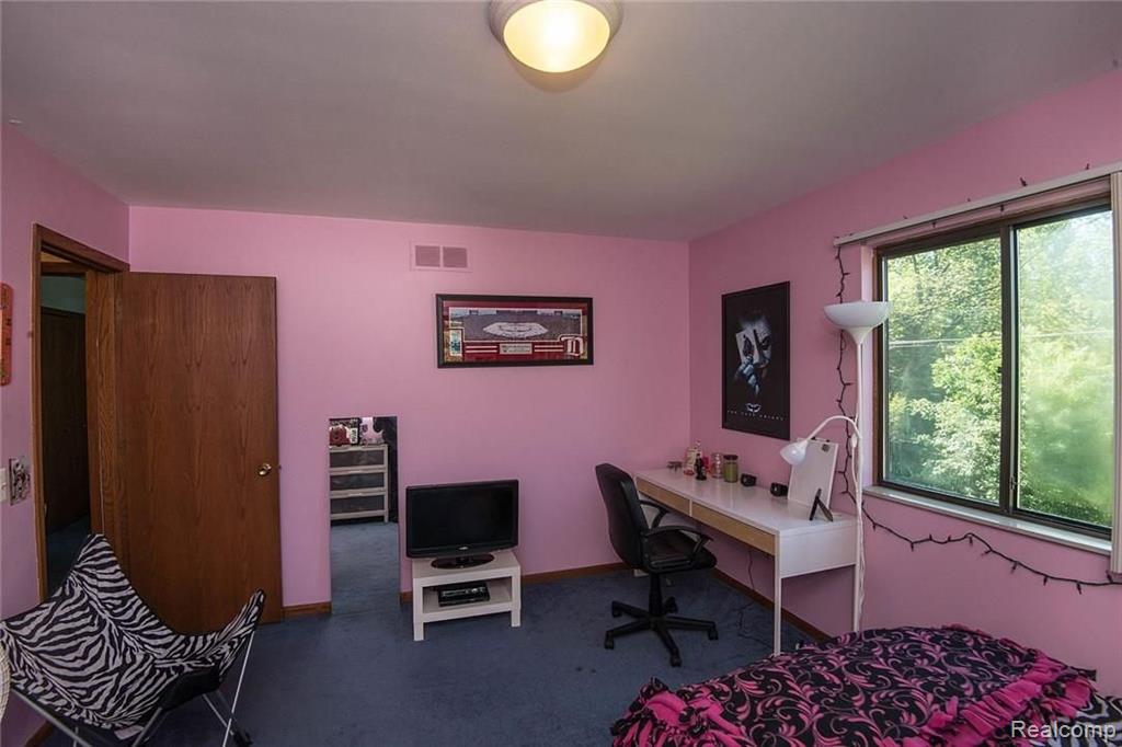 25290 Power Road Farmington Hills, MI 48336 - Photo 12 of 30