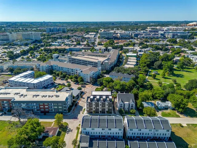 $2,850 | 302 Foch Street, Unit 150, Fort Worth, TX 76107