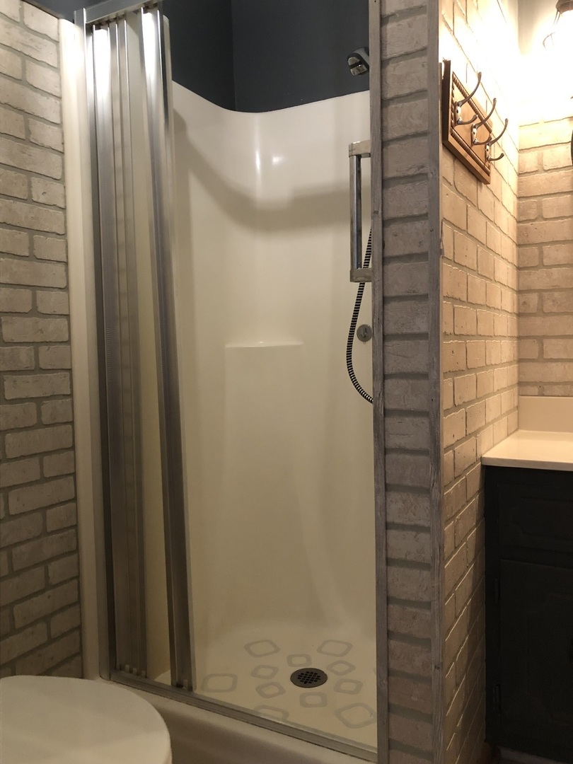 1502 Woodbridge Road, Unit 2F Joliet, IL 60436 - Photo 18 of 38 Gallery Image 18
