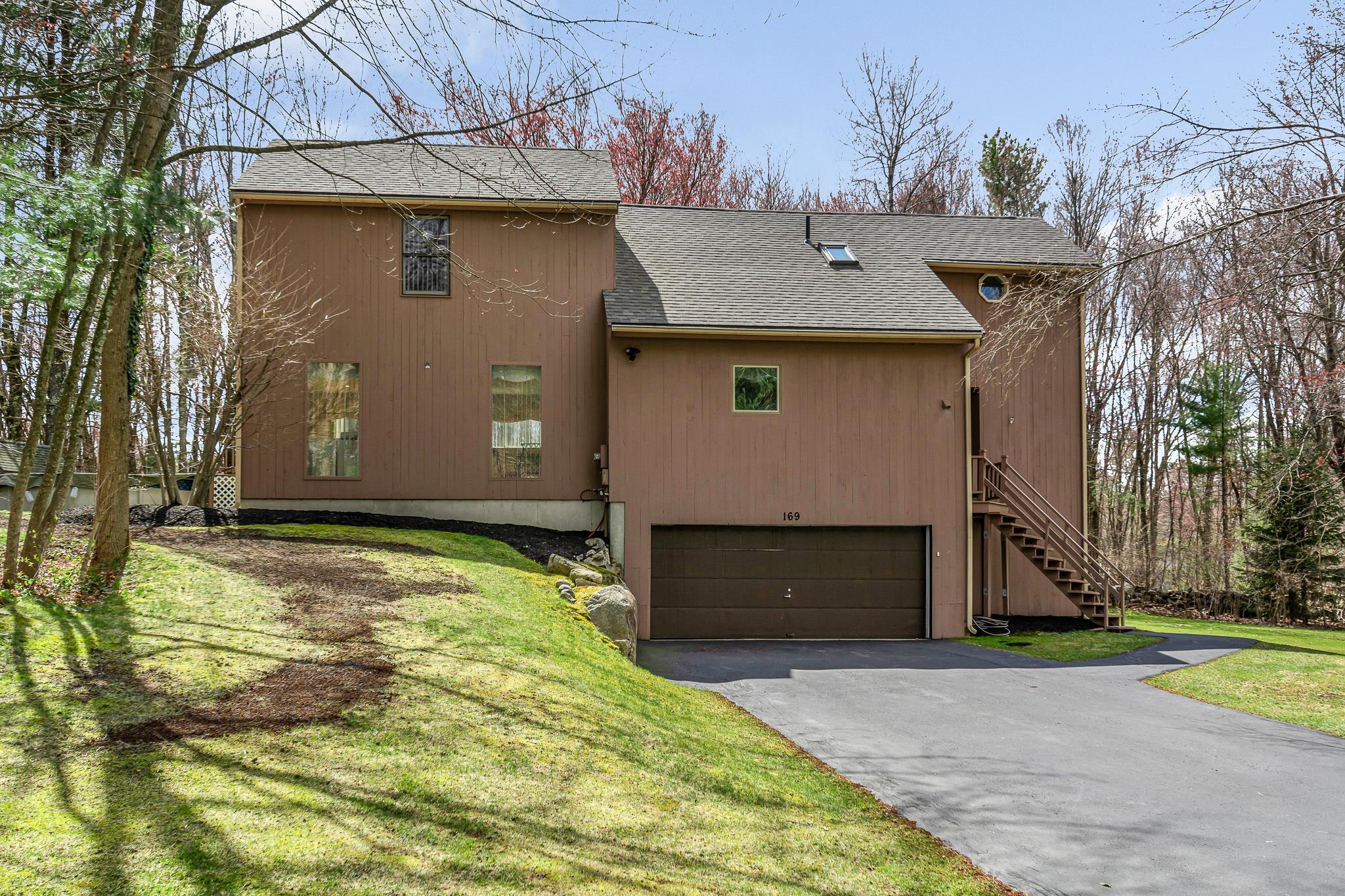 169 Lancaster Farm Road Salem, NH 03079 - Photo 1 of 40