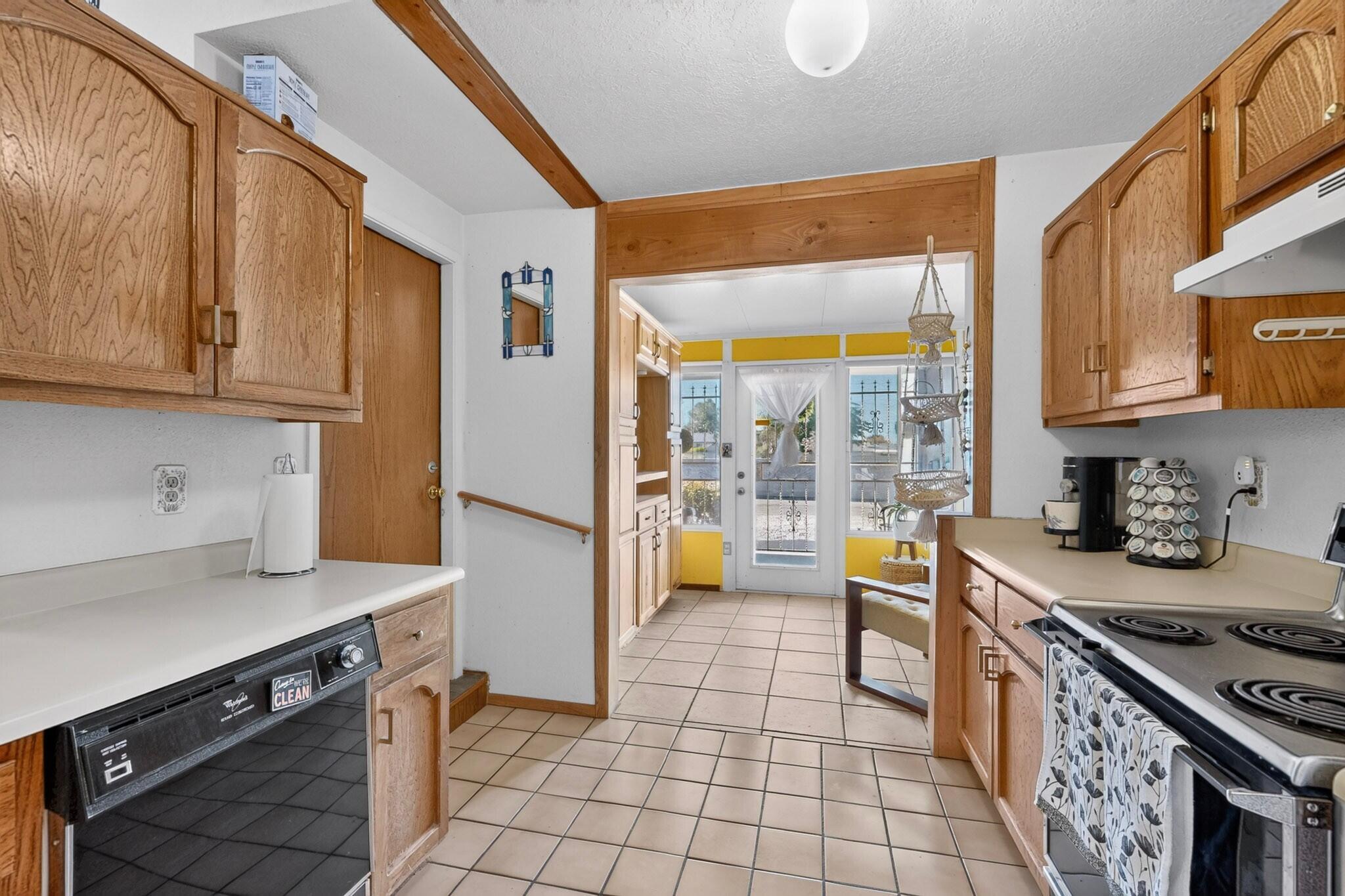 8400 Parrot Run Road Northeast Albuquerque, NM 87109 - Photo 14 of 29 Gallery Image 14